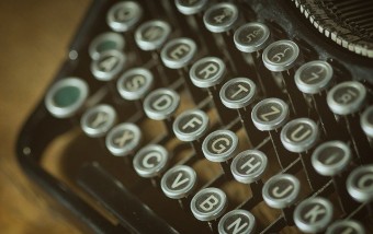 EDITORIA TRADIZIONALE V. SELF-PUBLISHING EDITORIA TRADIZIONALE V. SELF-PUBLISHING
